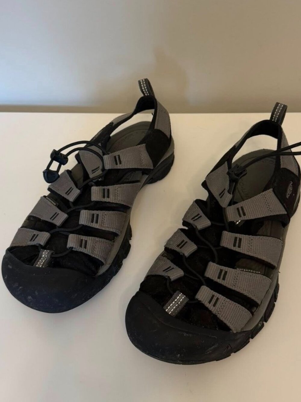 KEEN Men's Newport H2 Closed Toe Water Sandals, Steel Grey/Black, 10